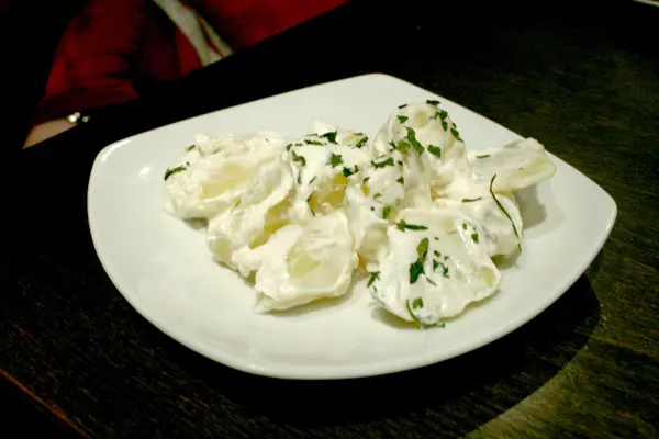 Patatas con alioli